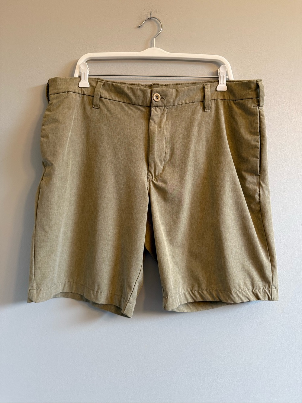 IZOD Advantage hybrid short, VGUC, 38, tan